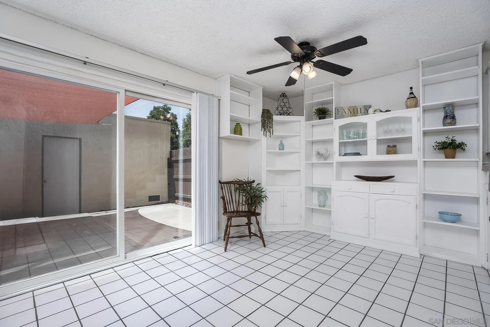 10596 Kerrigan Court Santee, CA 92071 - Photo 10 of 38