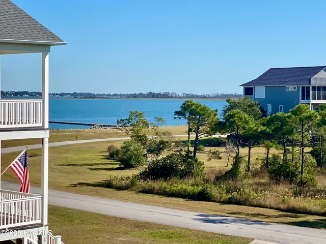 $760,000 | 128 Westbay Circle, Harkers Island, NC 28531