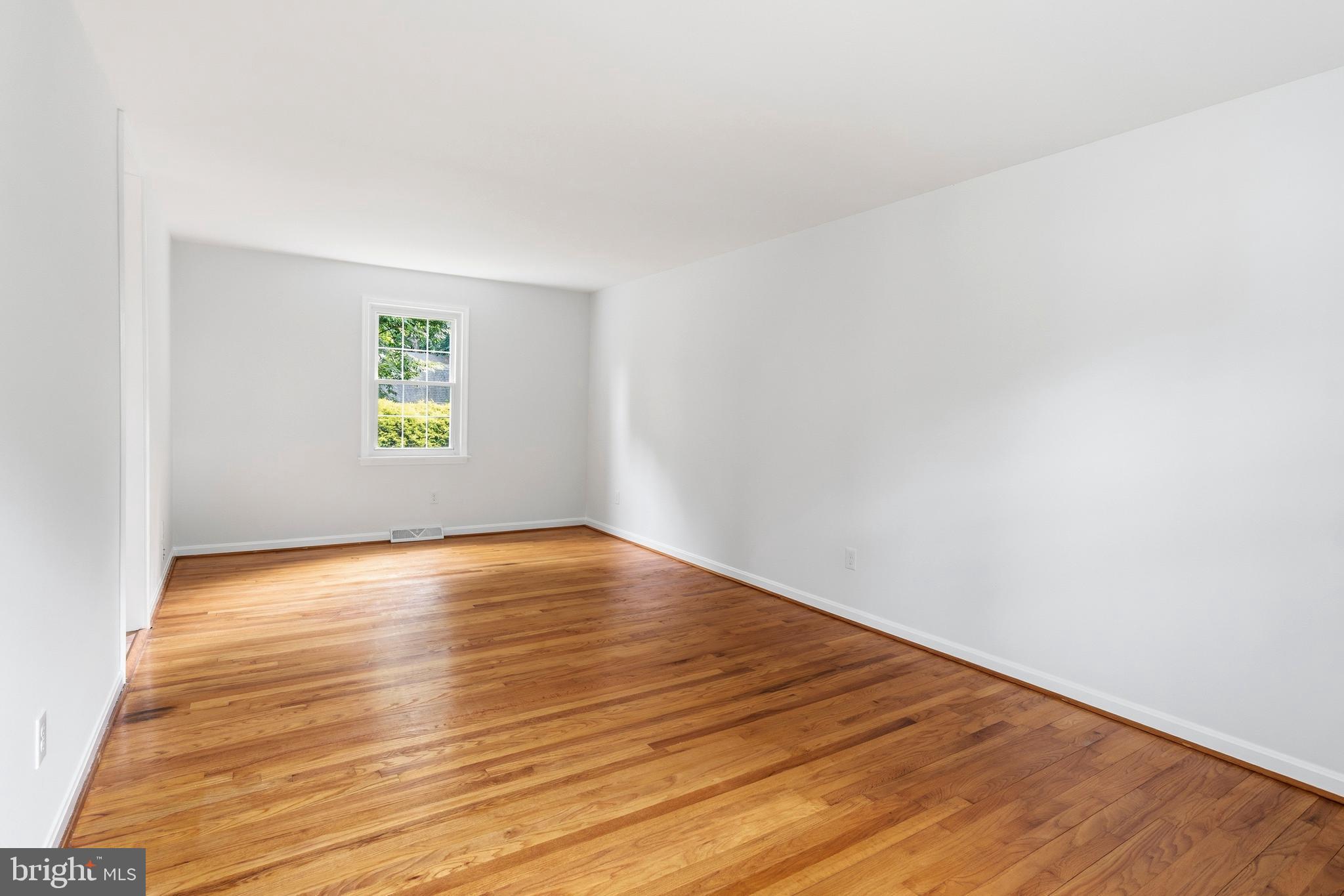 17212 Hunter Green Road Upperco, MD 21155 - Photo 4 of 51