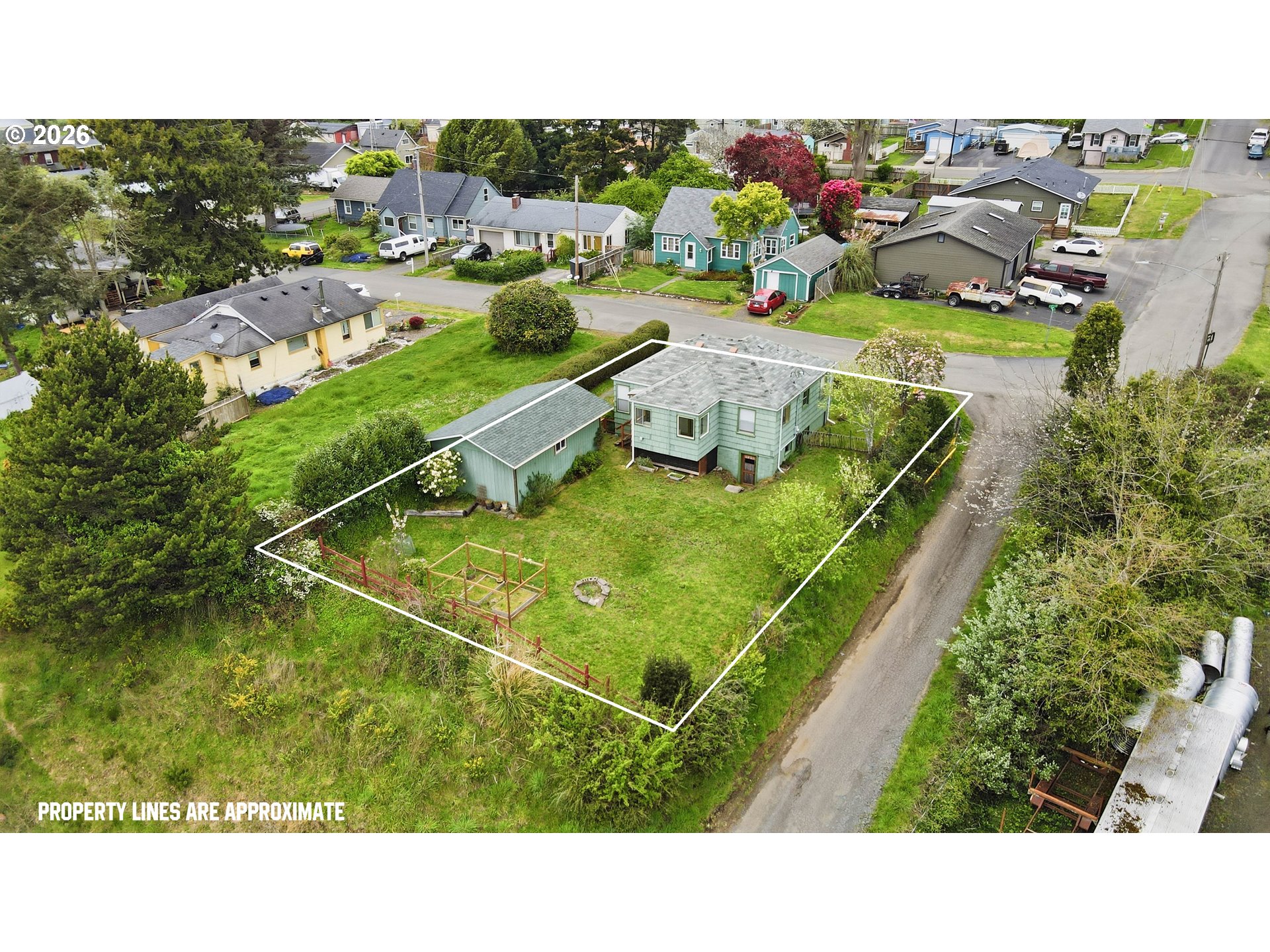 116 Fink Street Coos Bay, OR 97420 - Photo 4 of 42