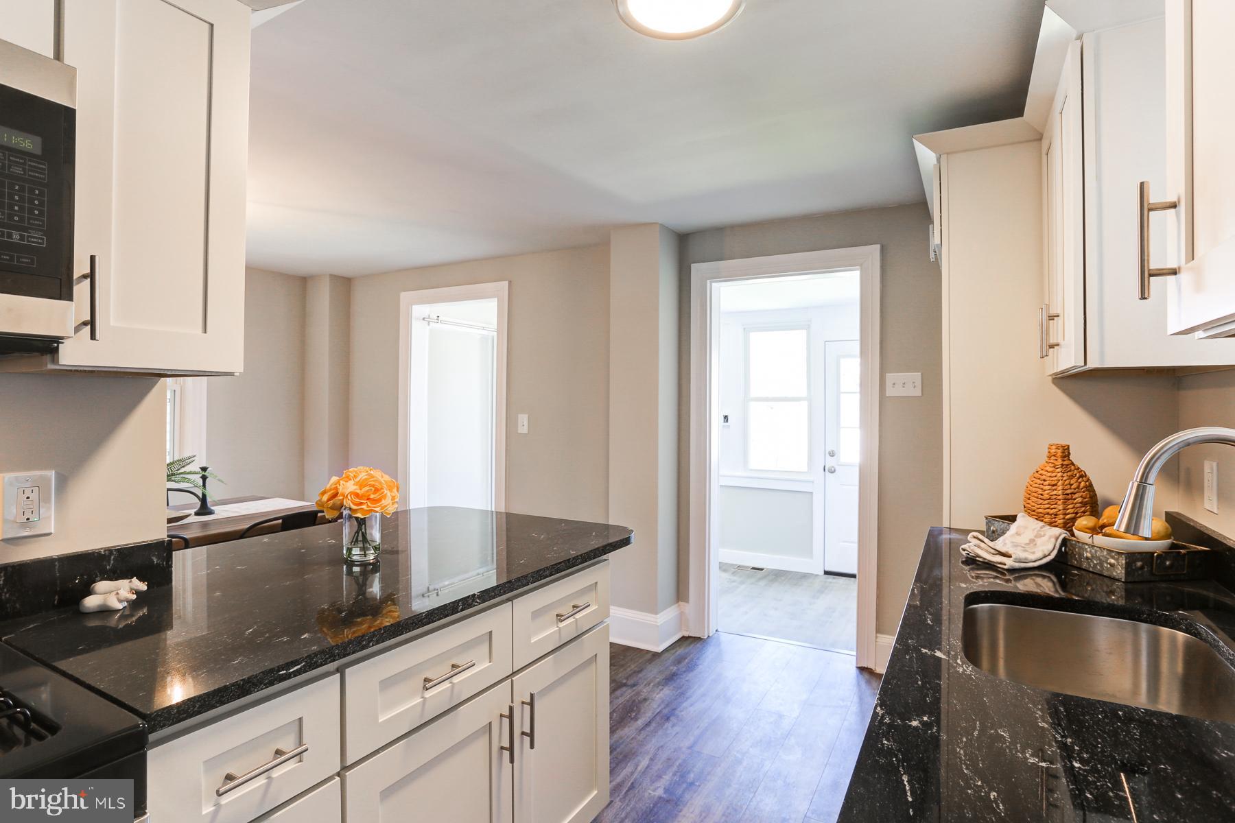 339 Springdale Road York, PA 17403 - Photo 4 of 22 Gallery Image 4