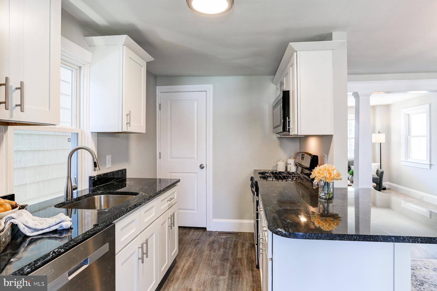 339 Springdale Road York, PA 17403 - Photo 6 of 22 Gallery Image 6