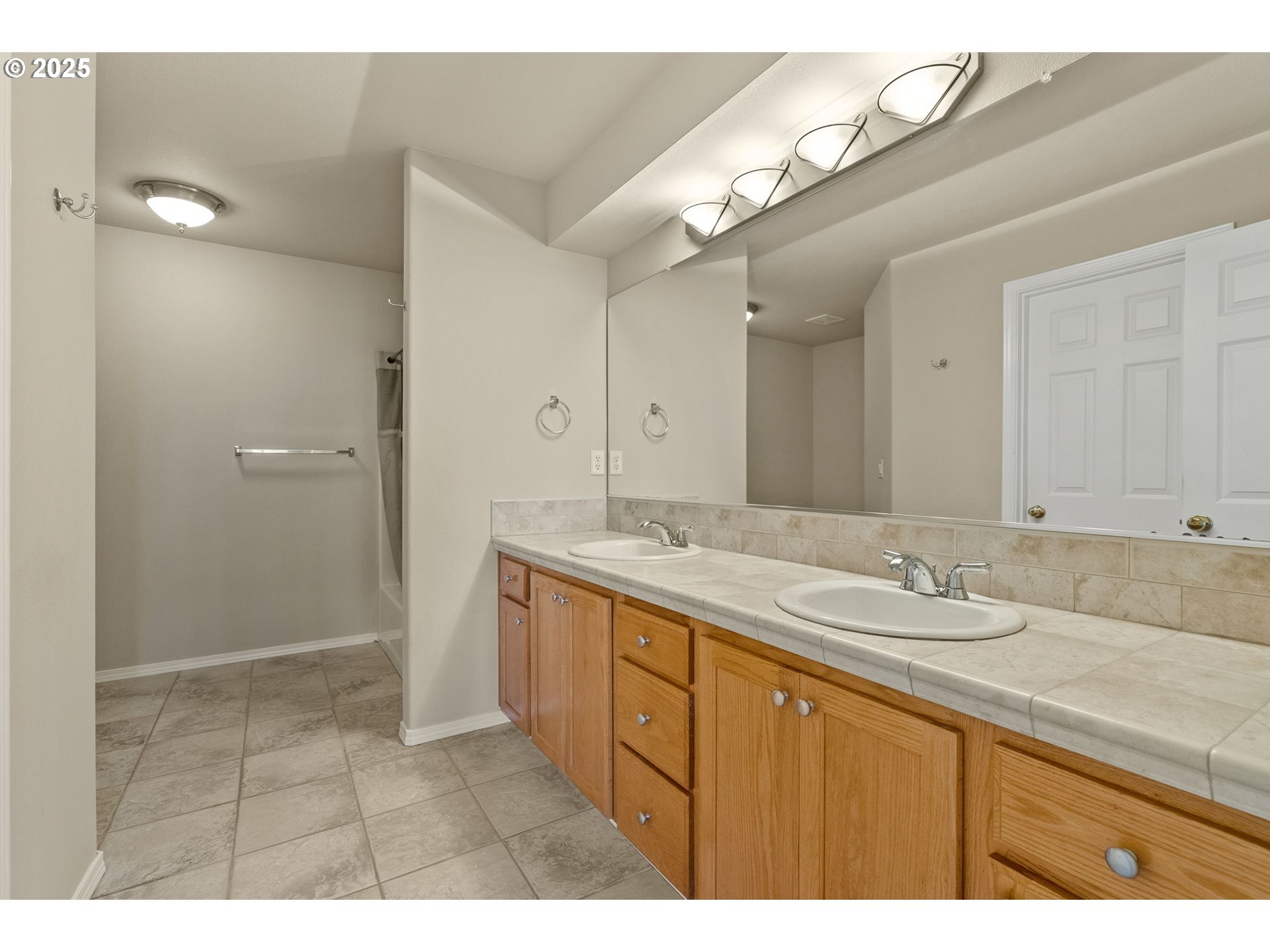 12320 Southwest Aspen Ridge Drive Portland, OR 97224 - Photo 34 of 42 Gallery Image 34