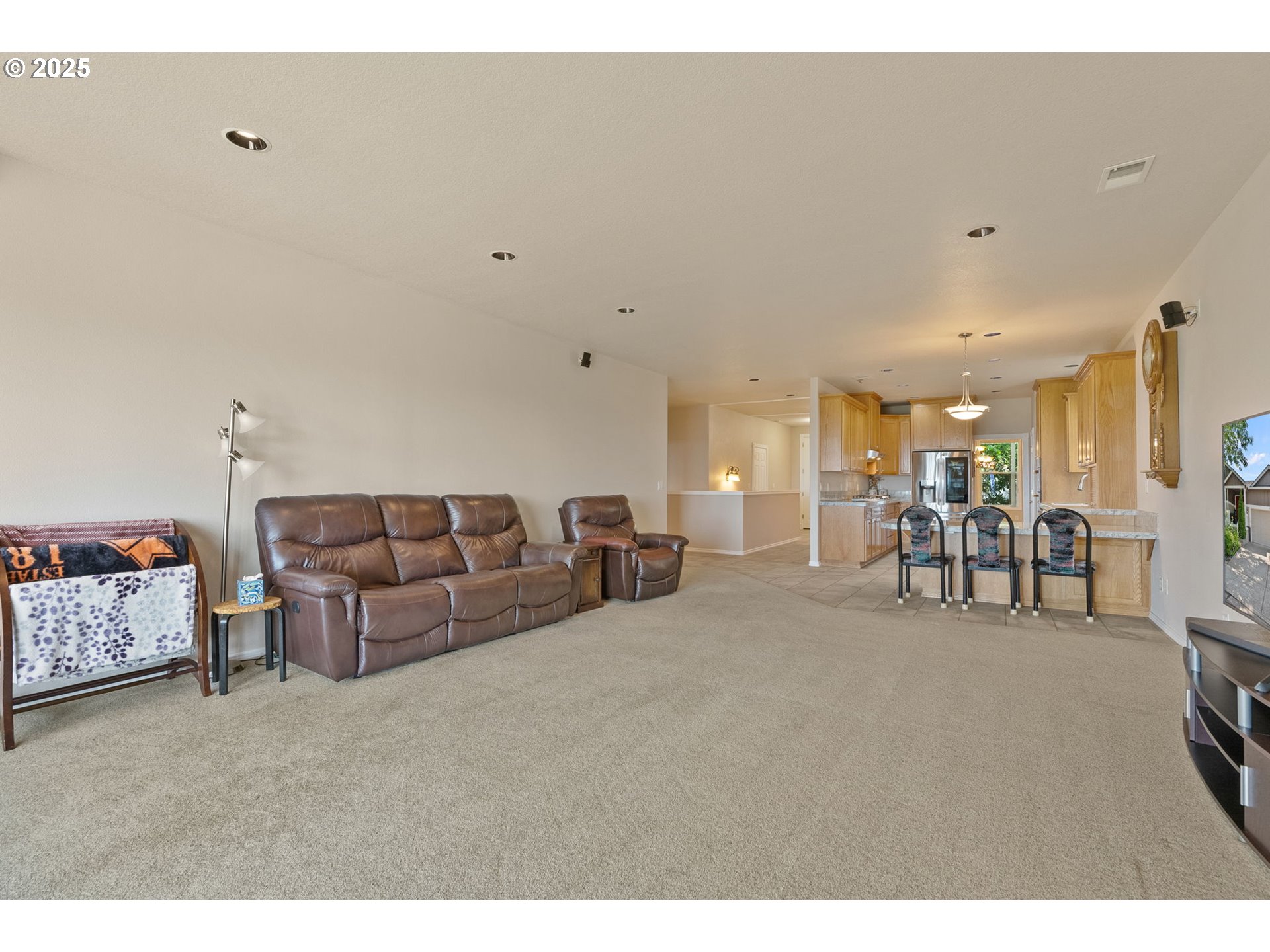 12320 Southwest Aspen Ridge Drive Portland, OR 97224 - Photo 9 of 42 Gallery Image 9