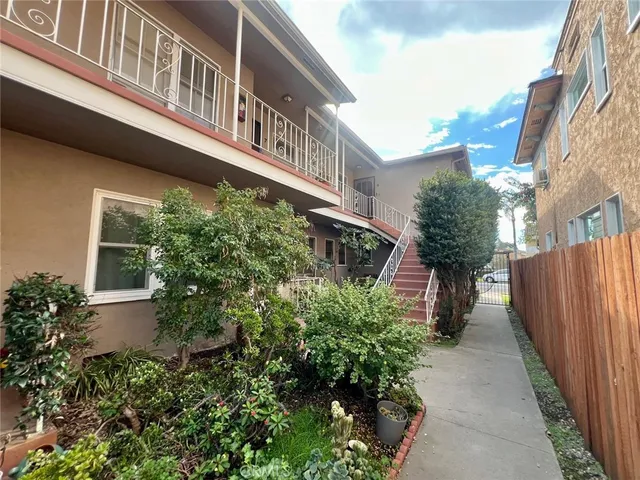$295,000 | 1825 East 3rd Street, Unit 1, Long Beach, CA 90802