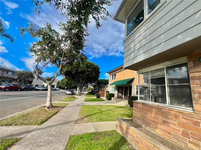 $295,000 | 1825 East 3rd Street, Unit 1, Long Beach, CA 90802