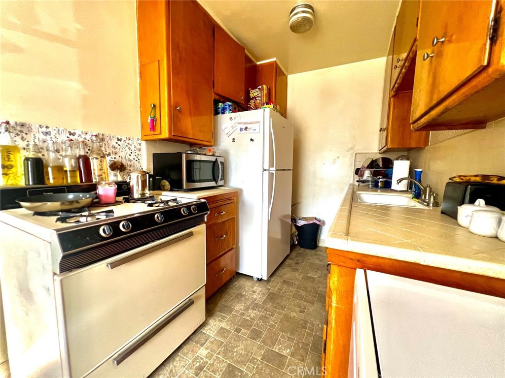 1825 East 3rd Street, Unit 1 Long Beach, CA 90802 - Photo 8 of 19