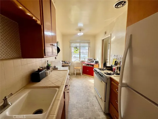 $295,000 | 1825 East 3rd Street, Unit 1, Long Beach, CA 90802