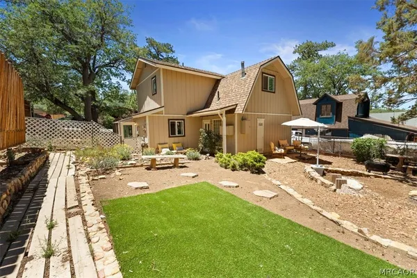 $409,900 | 819 Holmes Lane, Sugarloaf, CA 92386