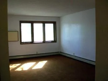 $947 | 910 Hengen Street, Unit 404, Fairmont, MN 56031