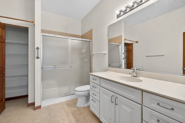 $265,000 | 16459 Buckner Pond Way, Crest Hill, IL 60403