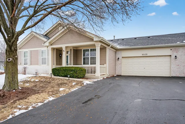 $265,000 | 16459 Buckner Pond Way, Crest Hill, IL 60403