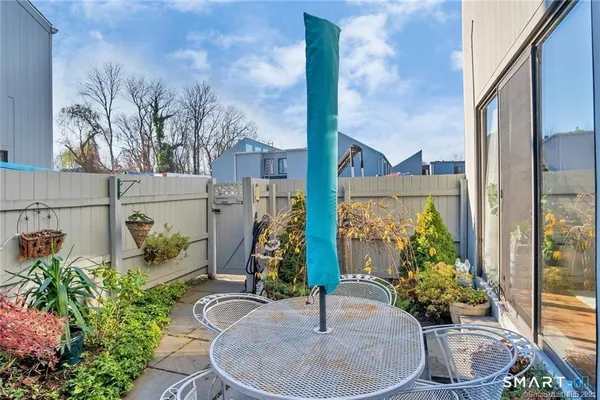 $2,800 | 3 Sandlewood Lane, Unit 3, Ridgefield, CT 06877
