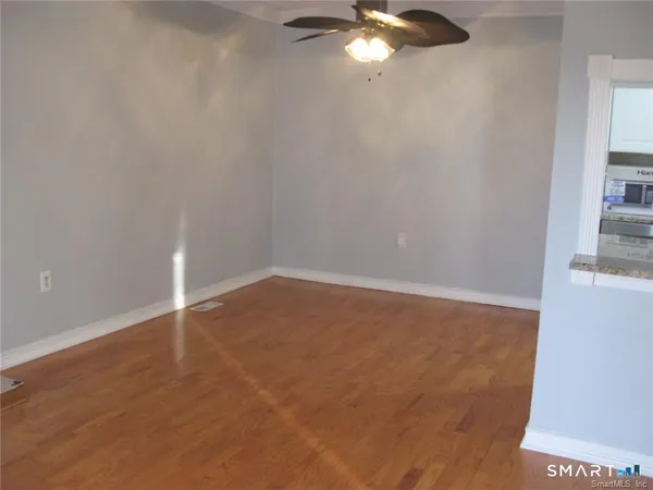 $2,800 | 3 Sandlewood Lane, Unit 3, Ridgefield, CT 06877