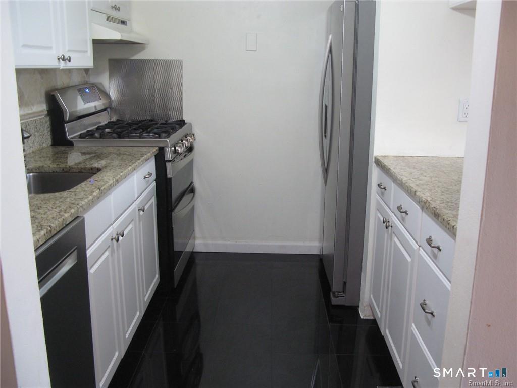 3 Sandlewood Lane, Unit 3 Ridgefield, CT 06877 - Photo 8 of 16