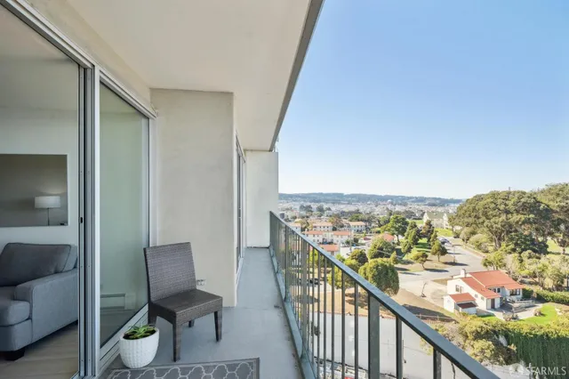 $1,350,000 | 1050 North Point Street, Unit 1002, San Francisco, CA 94109
