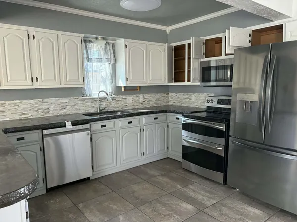 $310,000 | 13 Glenbrook Drive, Borger, TX 79007