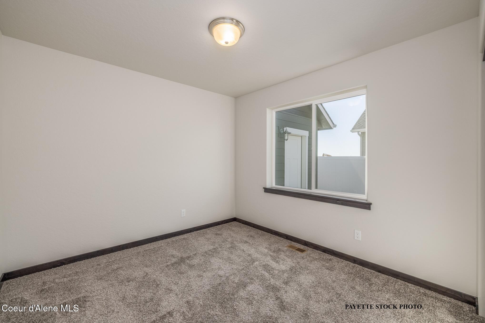 12037 North Lennon Lane Rathdrum, ID 83858 - Photo 16 of 17 17 Guest bed2