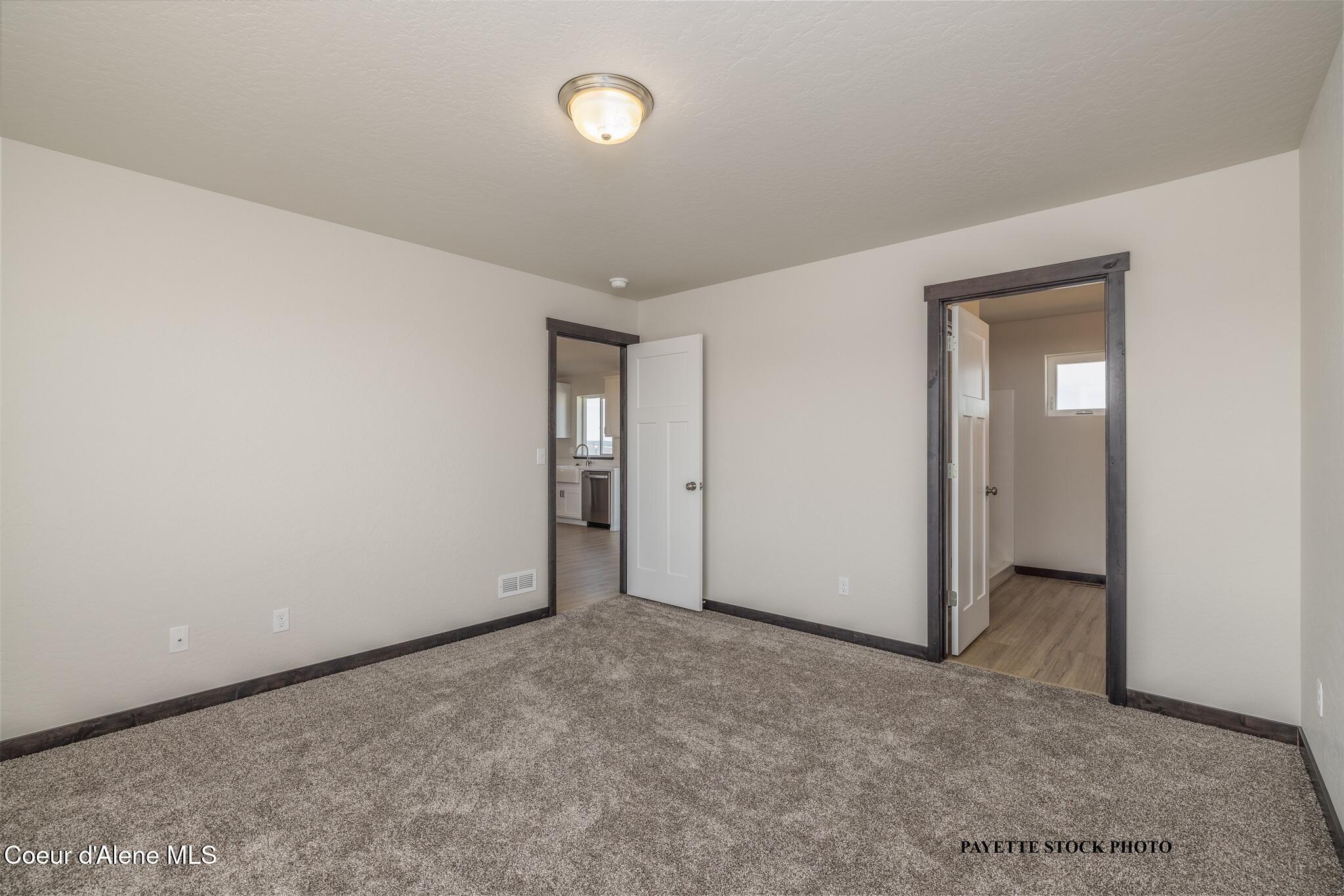 12037 North Lennon Lane Rathdrum, ID 83858 - Photo 9 of 17 10 Primary