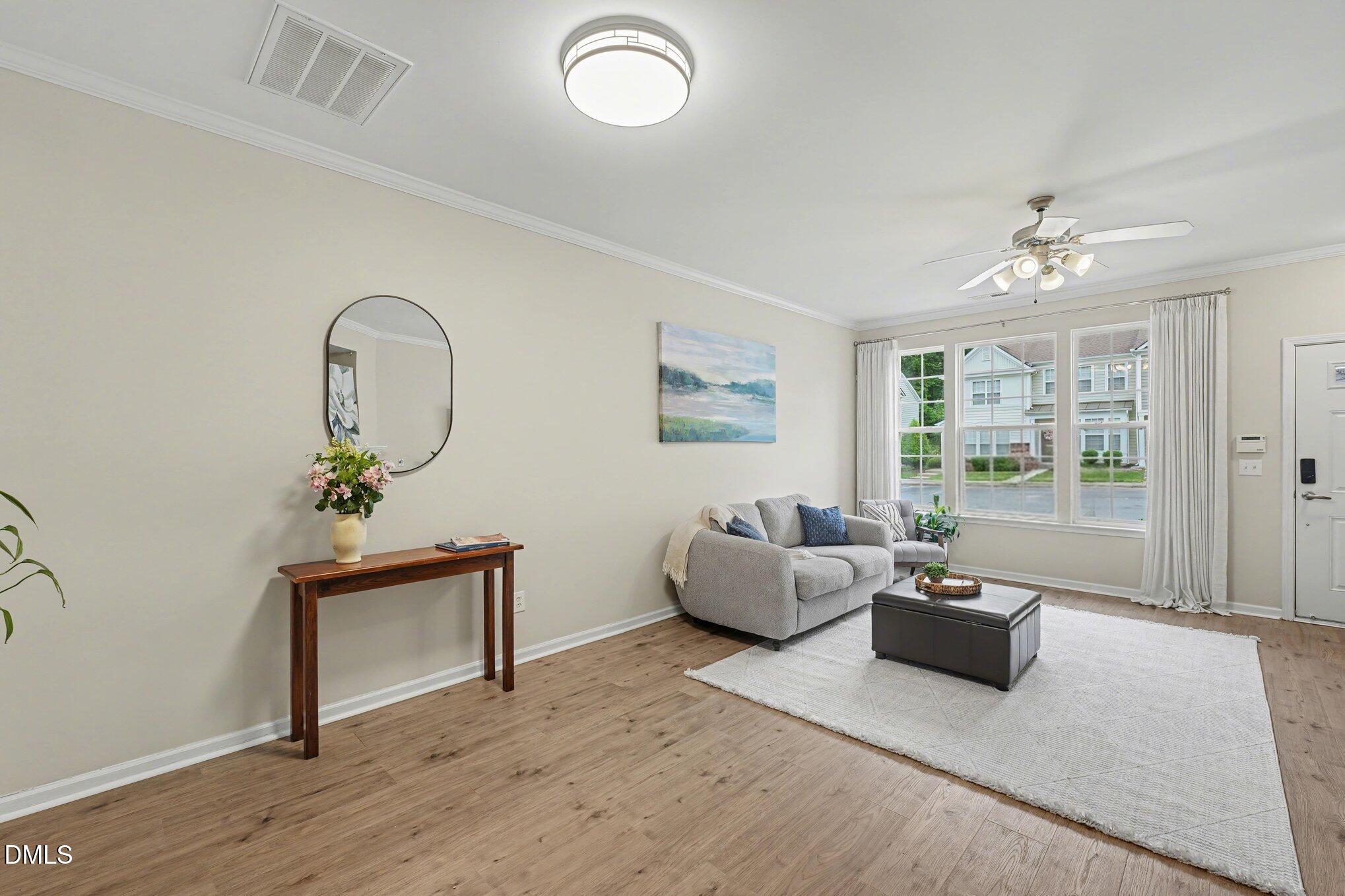 4424 Sugarbend Way Raleigh, NC 27606 - Photo 6 of 32 Dining/living