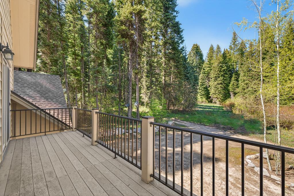 31 Eagle Trail Cascade, ID 83611 - Photo 30 of 50 The Guests' Balcony