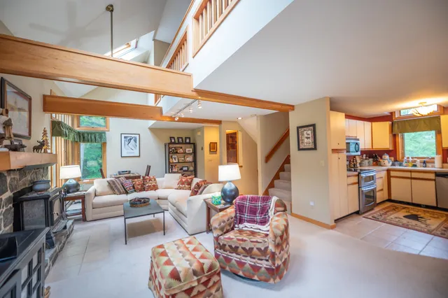 $450,000 | 16 10th Lane, Unit 40, Wilmington, VT 05363