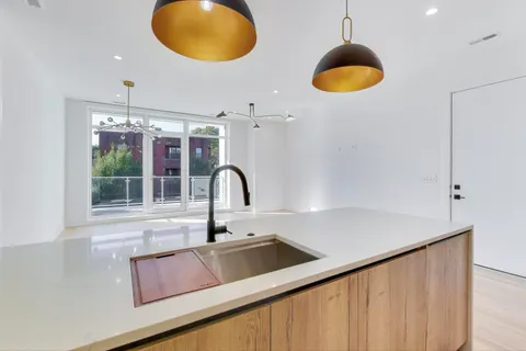 $650,000 | 2456 West Cortez Street, Unit 2E, Chicago, IL 60622