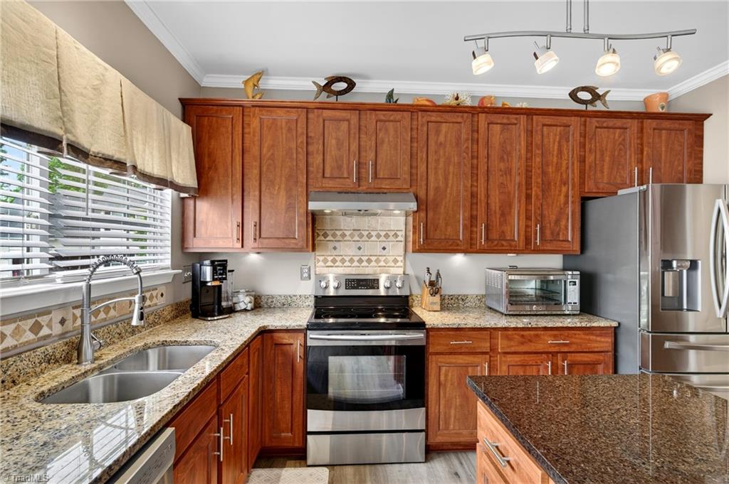 2 Pilot Ridge Court Greensboro, NC 27407 - Photo 8 of 47