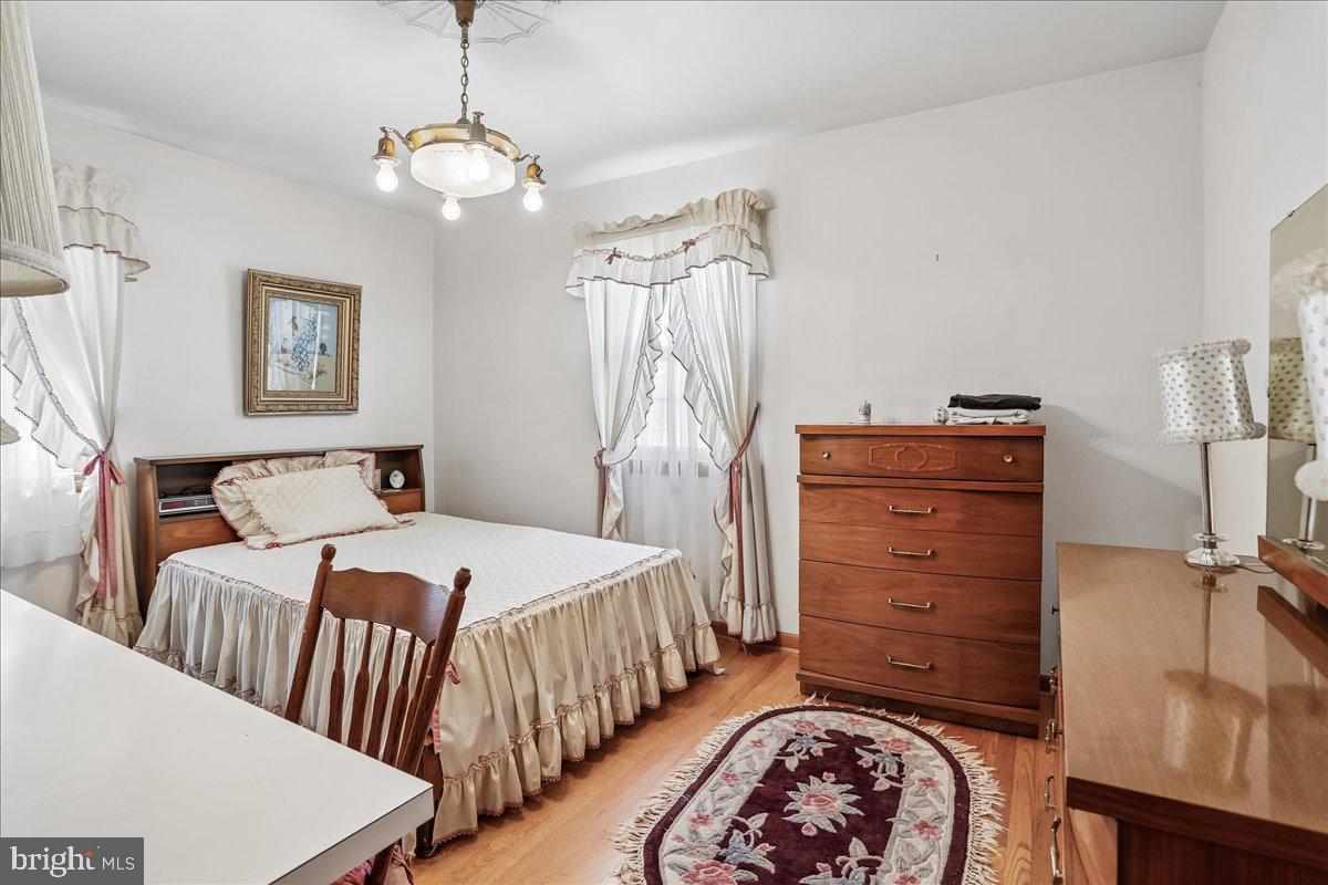 21909 Frederick Road Boyds, MD 20841 - Photo 13 of 20 Second bedroom with hardwood