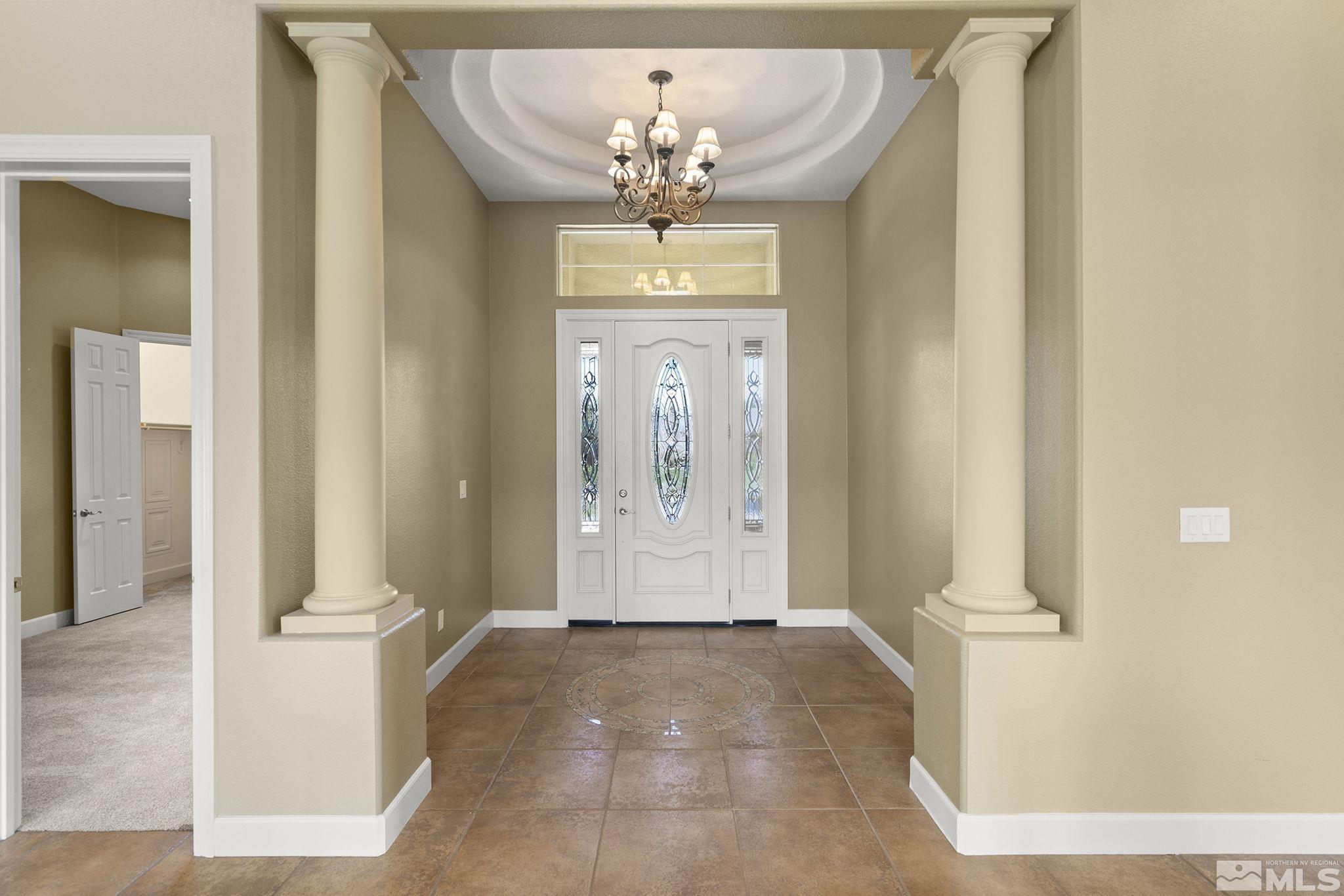 15300 Redmond Loop Reno, NV 89511 - Photo 7 of 38 en view interior of the house