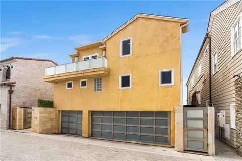 $13,500,000 | 1554 East Oceanfront, Newport Beach, CA 92661