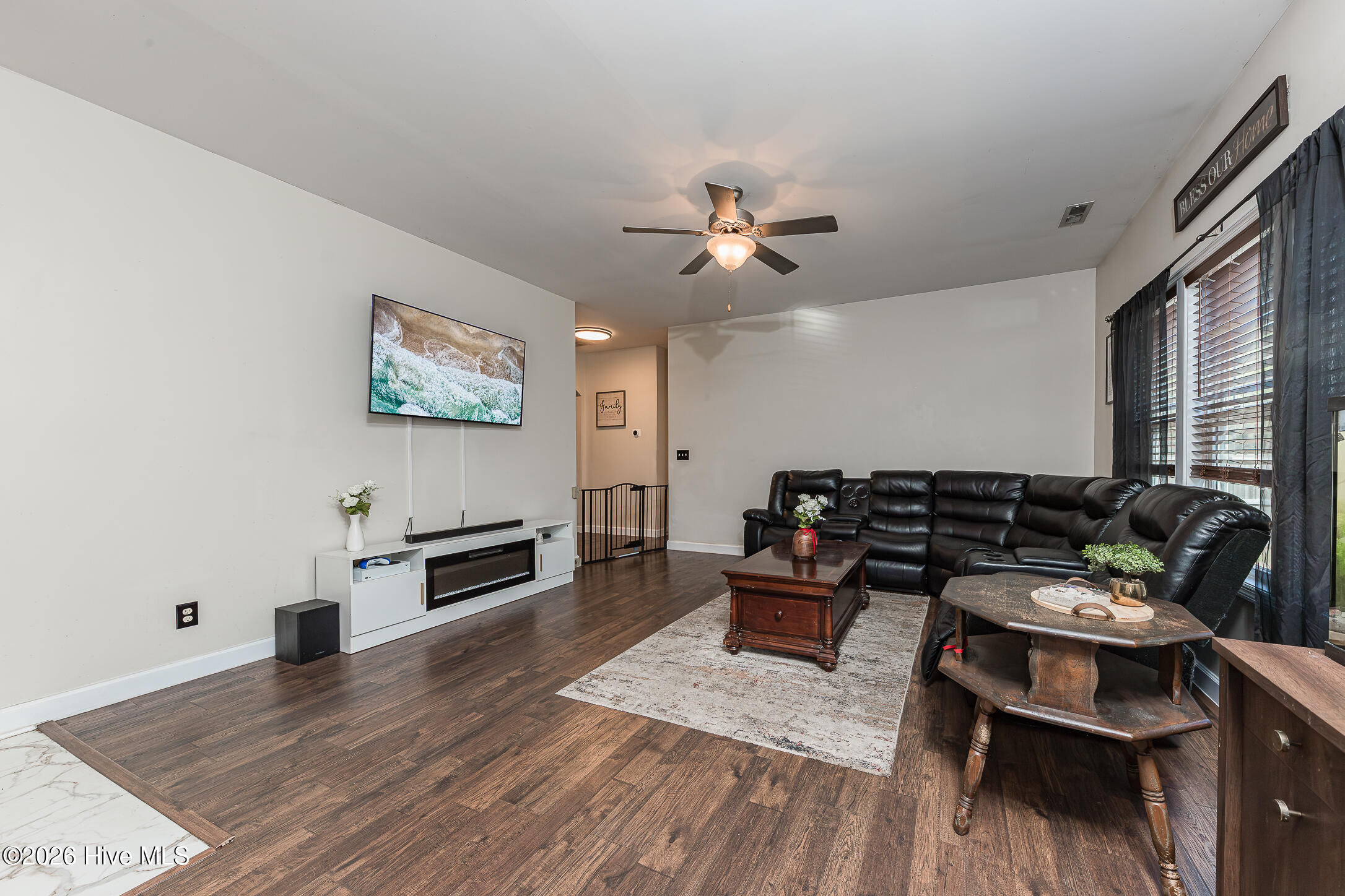 101 Boysenberry Fields Road Maple Hill, NC 28454 - Photo 11 of 43 11LIVING