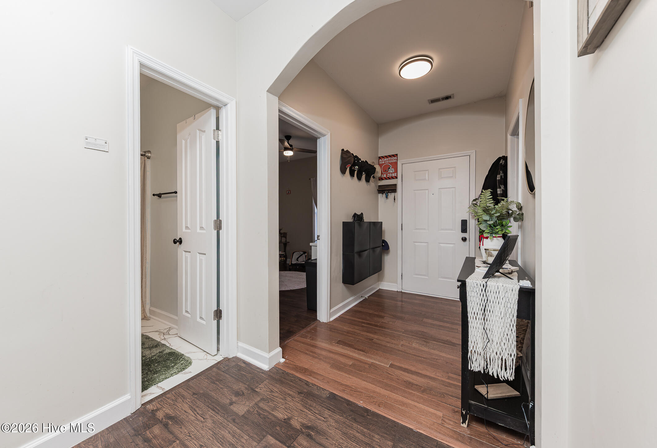 101 Boysenberry Fields Road Maple Hill, NC 28454 - Photo 8 of 43 8FOYER