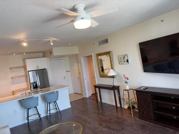 $2,750 | 1551 North Flagler Drive, Unit 808, West Palm Beach, FL 33401