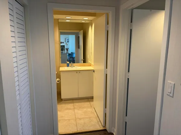 $2,750 | 1551 North Flagler Drive, Unit 808, West Palm Beach, FL 33401