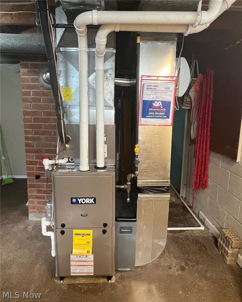 2465 Dentzler Road Parma, OH 44134 - Photo 31 of 37 Furnance