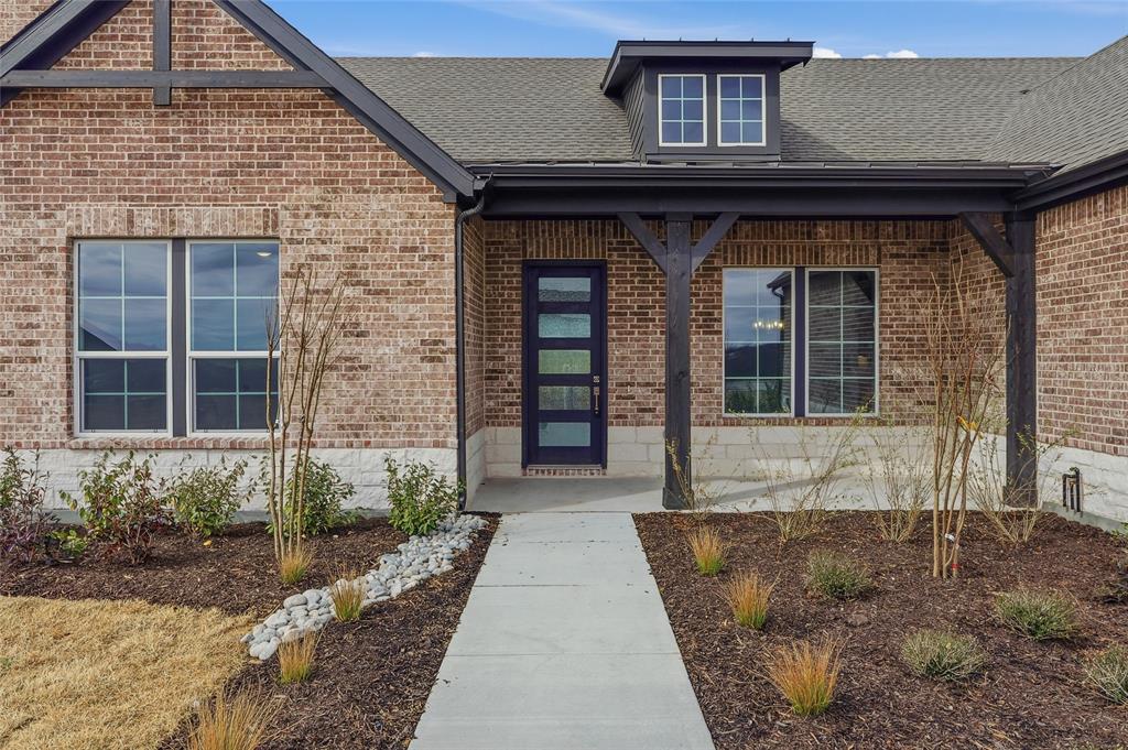808 Vly Rdg Road Van Alstyne, TX 75495 - Photo 4 of 39 a front view of a house