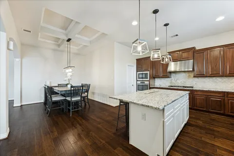 $725,000 | 7923 Stratford Hall Drive, Rosharon, TX 77583