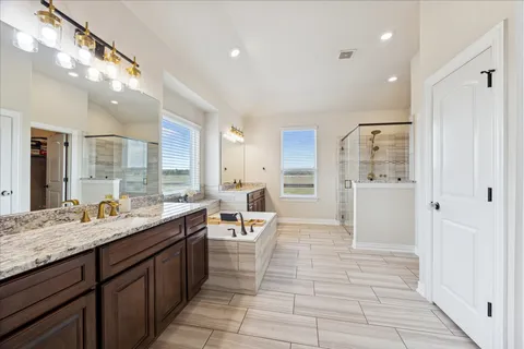 $725,000 | 7923 Stratford Hall Drive, Rosharon, TX 77583