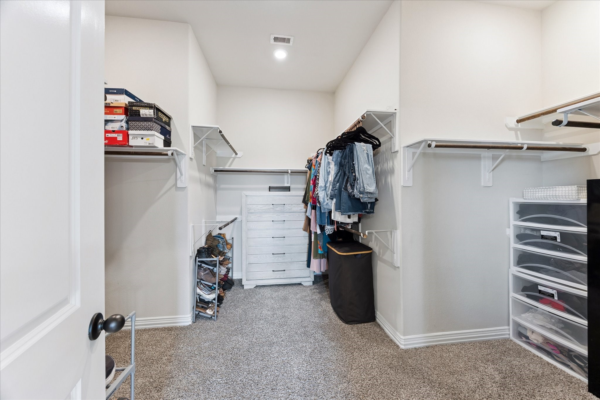 7923 Stratford Hall Drive Rosharon, TX 77583 - Photo 18 of 32 Room for everything in this closet!