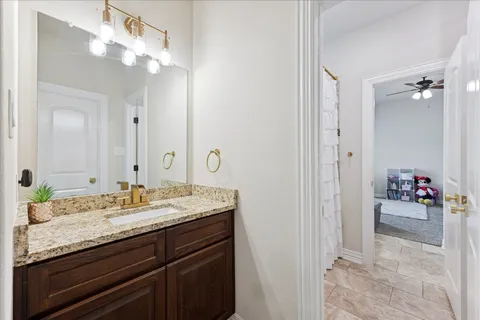 $725,000 | 7923 Stratford Hall Drive, Rosharon, TX 77583