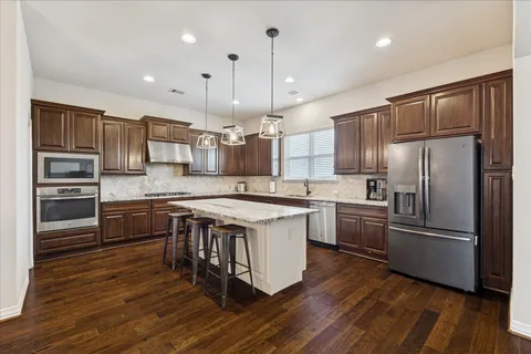 $725,000 | 7923 Stratford Hall Drive, Rosharon, TX 77583