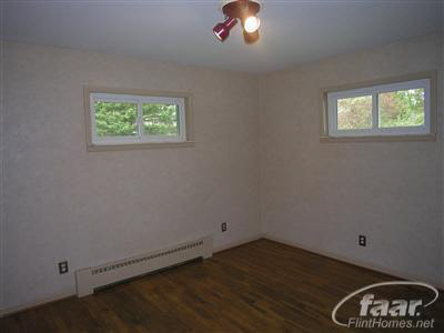 5384 Genesee Road Lapeer, MI 48446 - Photo 18 of 35 20226060-17.JPG