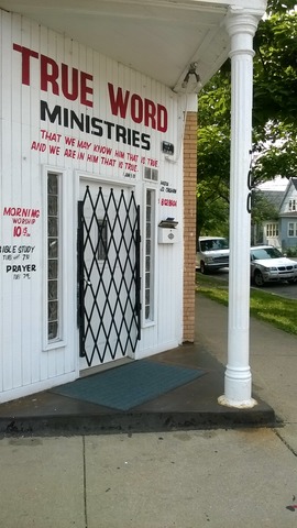11700 South Michigan Avenue Chicago, IL 60628 - Photo 5 of 8 a view of entryway