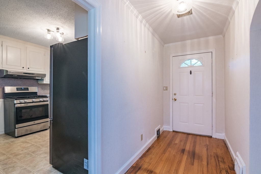 97 Overlook Drive Springfield, MA 01118 - Photo 10 of 23