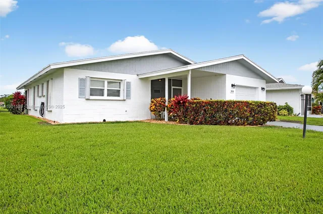 $3,200 | 3810 Rowena Circle, West Palm Beach, FL 33417