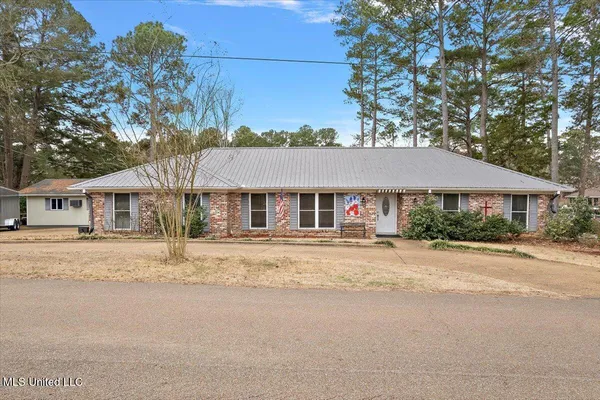 $299,900 | 489 Cheyenne Lane, Madison, MS 39110