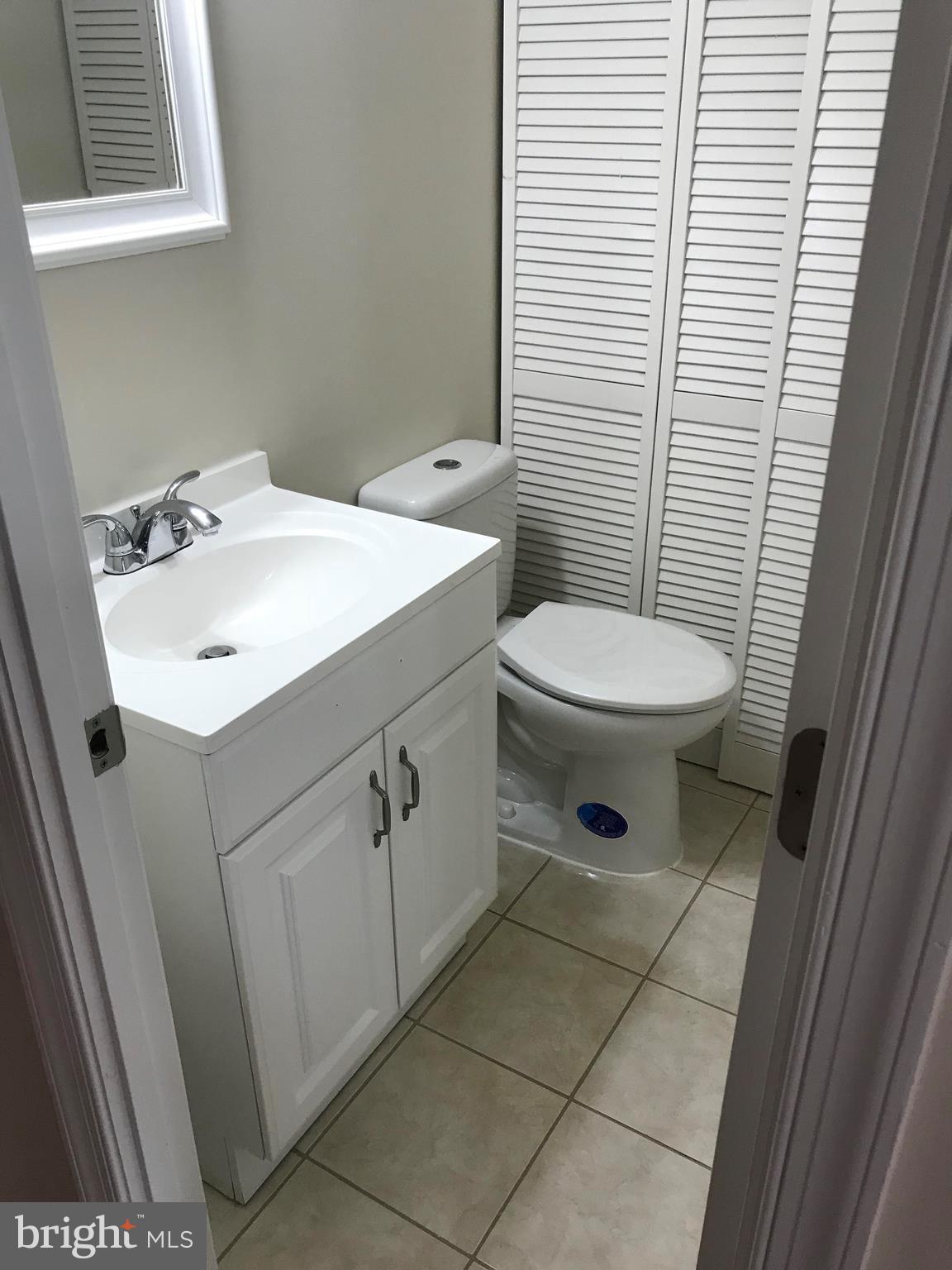 9217 Hood Road Manassas, VA 20110 - Photo 10 of 27 Bath