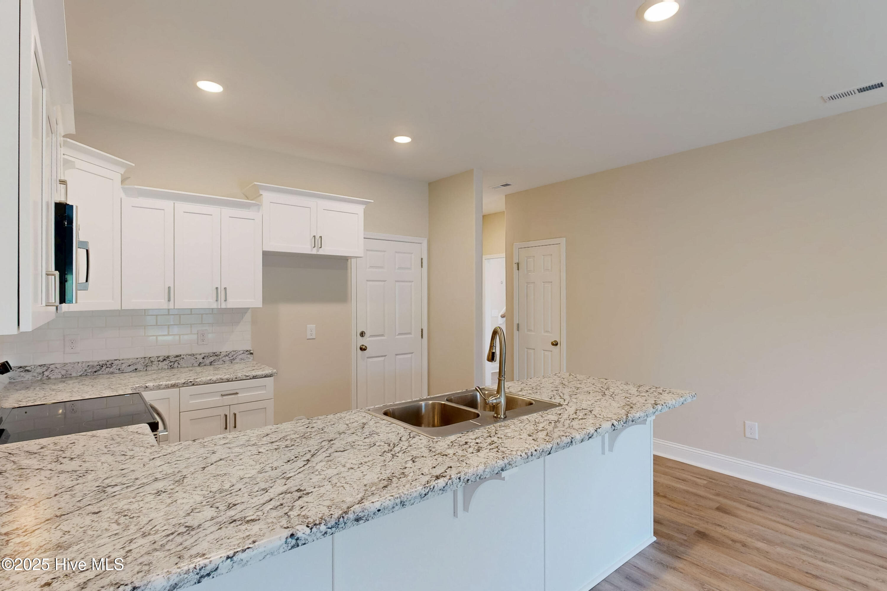 205 Sandpiper Place Holly Ridge, NC 28445 - Photo 4 of 25 205 Sandpiper Place - Interiors - Edited