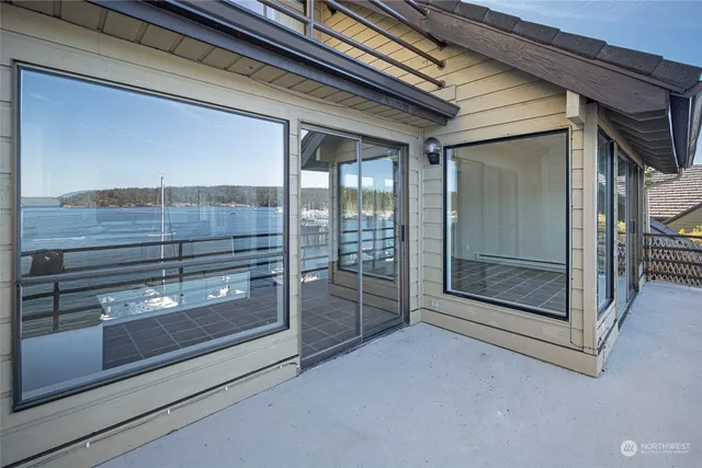 $1,050,000 | 241 Warbass Way, Unit A303, Friday Harbor, WA 98250